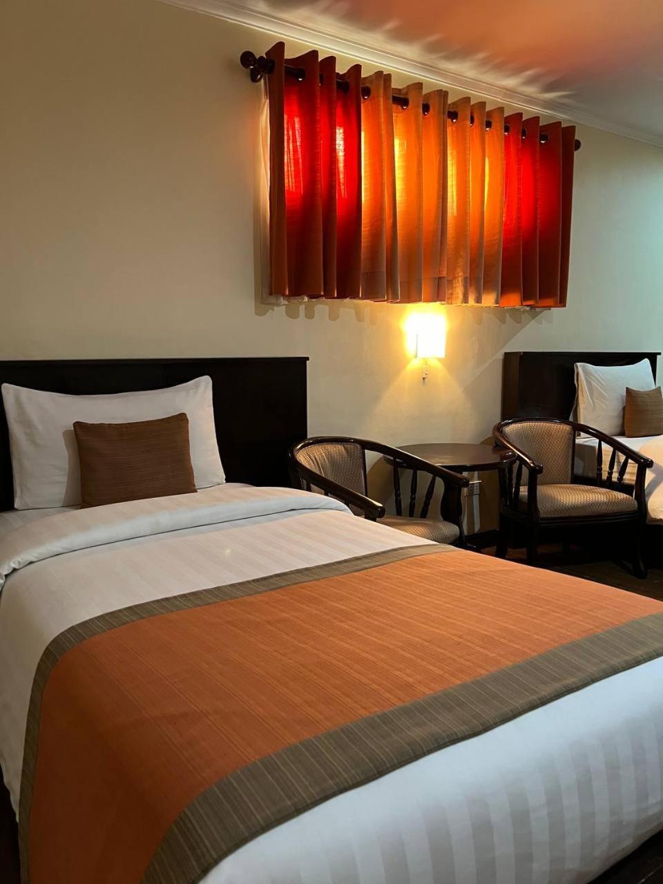 Subic Residencias Olongapo Bagian luar foto
