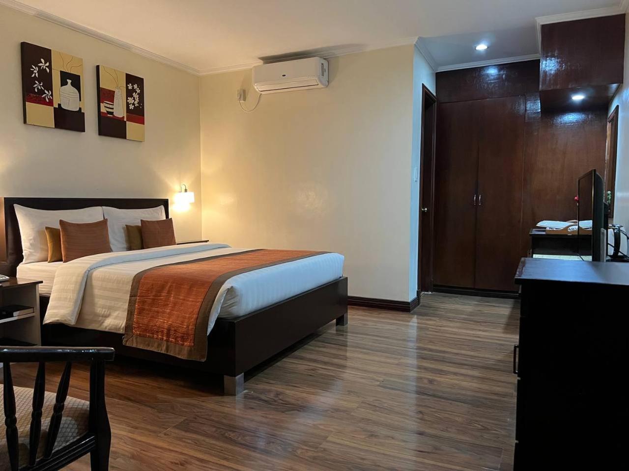 Subic Residencias Olongapo Bagian luar foto