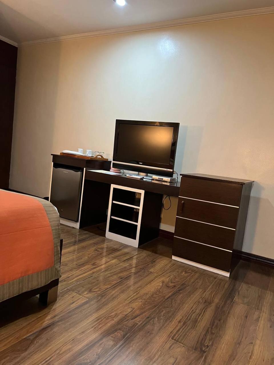 Subic Residencias Olongapo Bagian luar foto