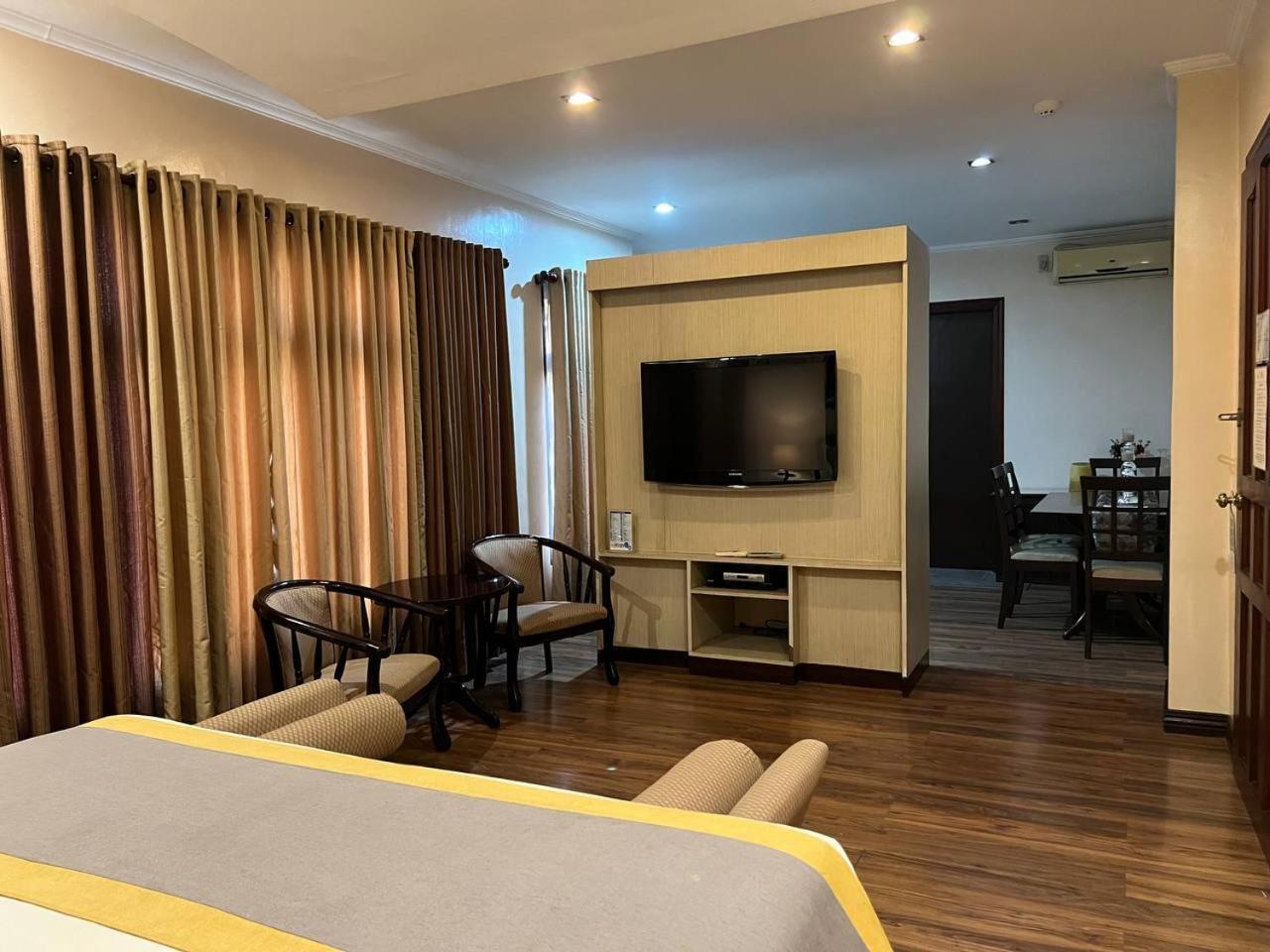 Subic Residencias Olongapo Bagian luar foto