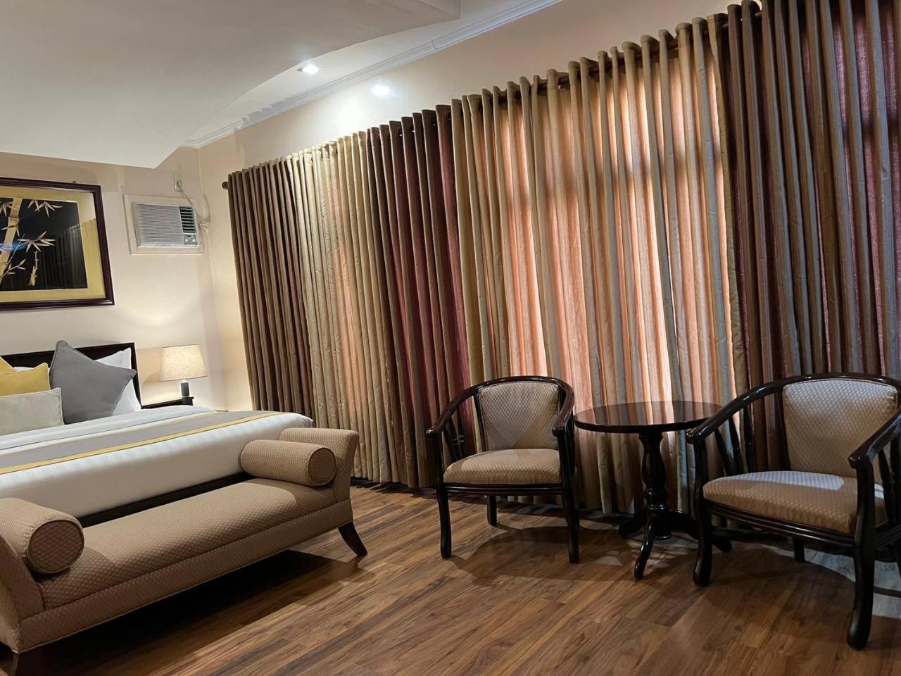 Subic Residencias Olongapo Bagian luar foto