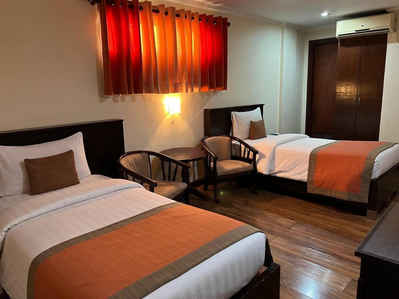 Subic Residencias Olongapo Bagian luar foto