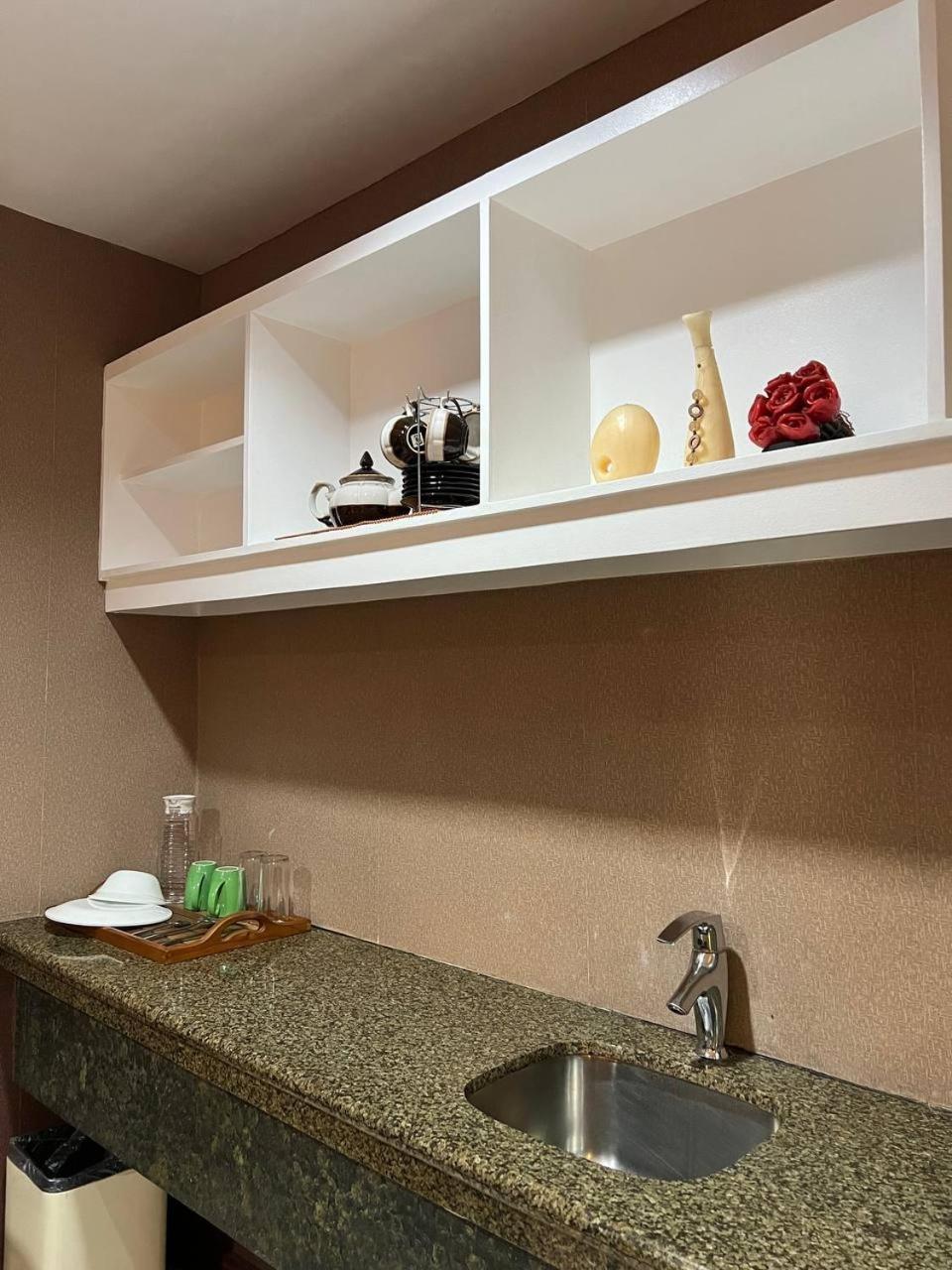 Subic Residencias Olongapo Bagian luar foto
