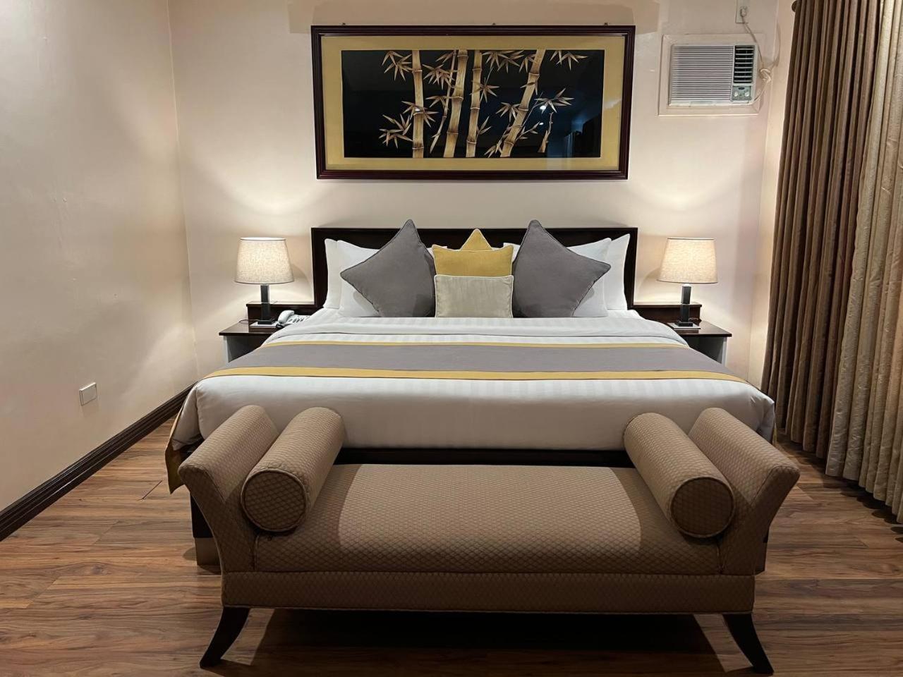 Subic Residencias Olongapo Bagian luar foto