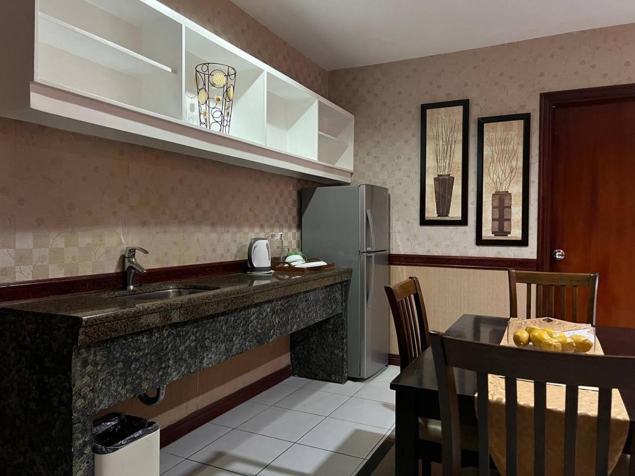Subic Residencias Olongapo Bagian luar foto