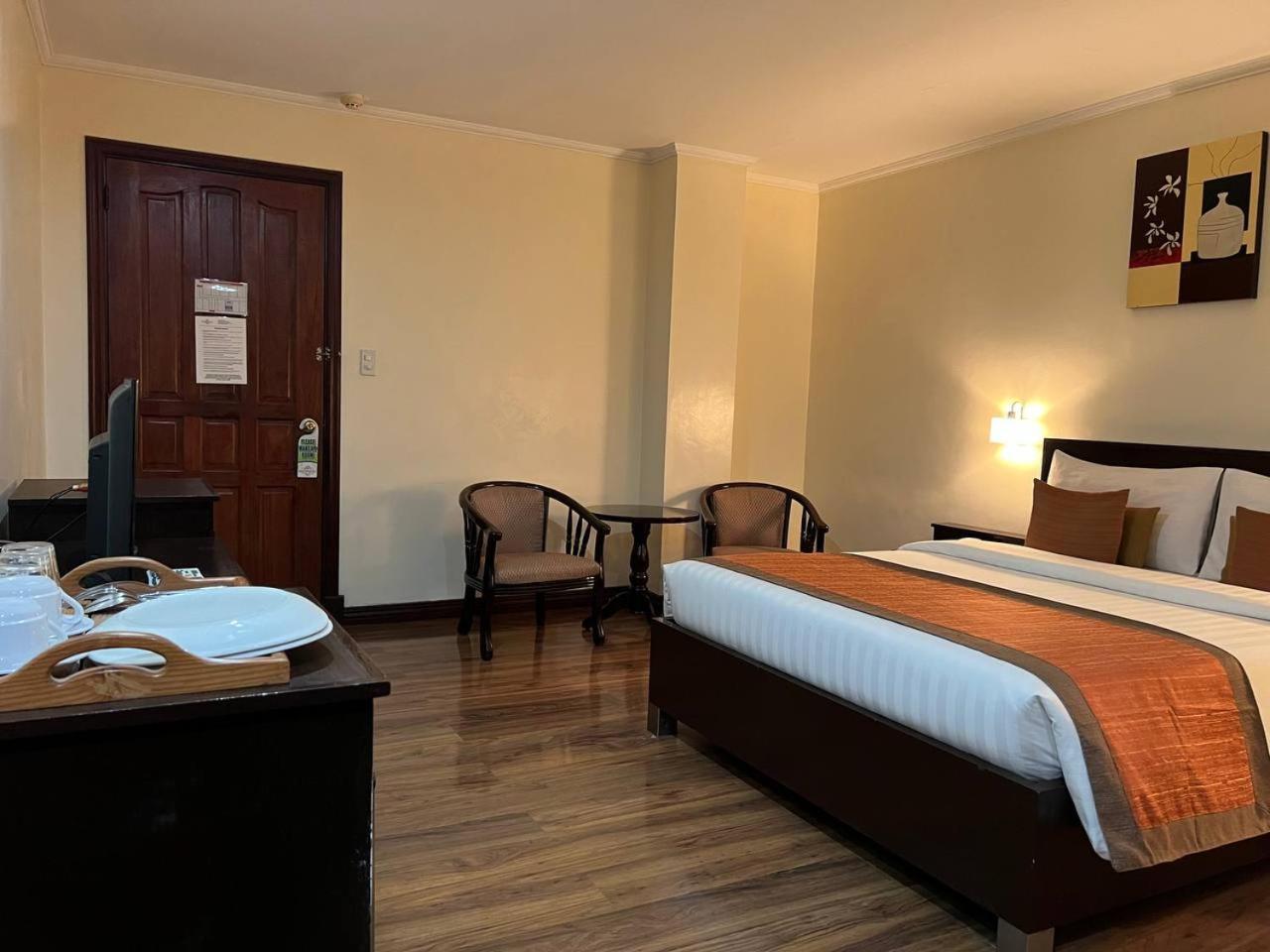 Subic Residencias Olongapo Bagian luar foto