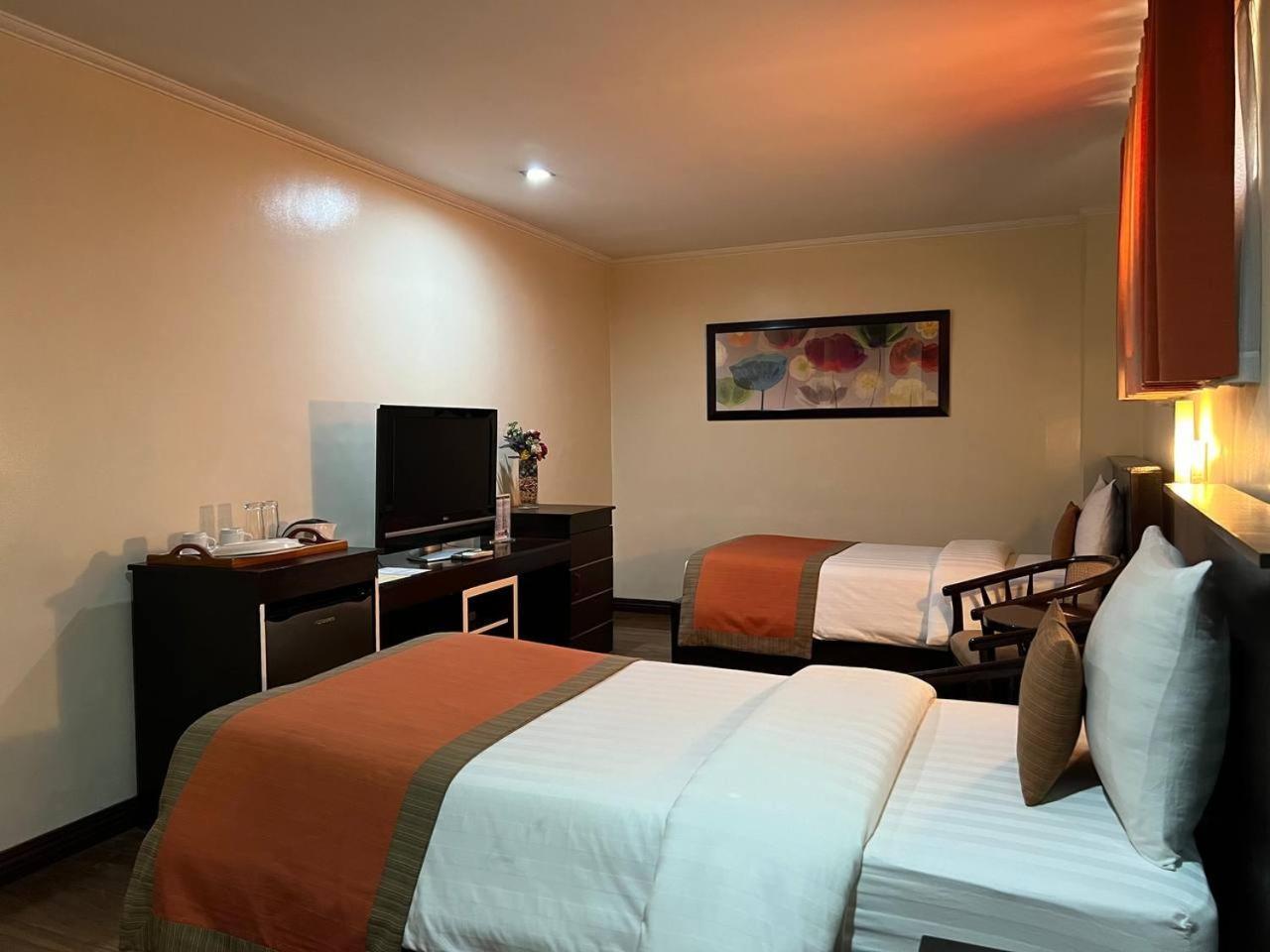 Subic Residencias Olongapo Bagian luar foto