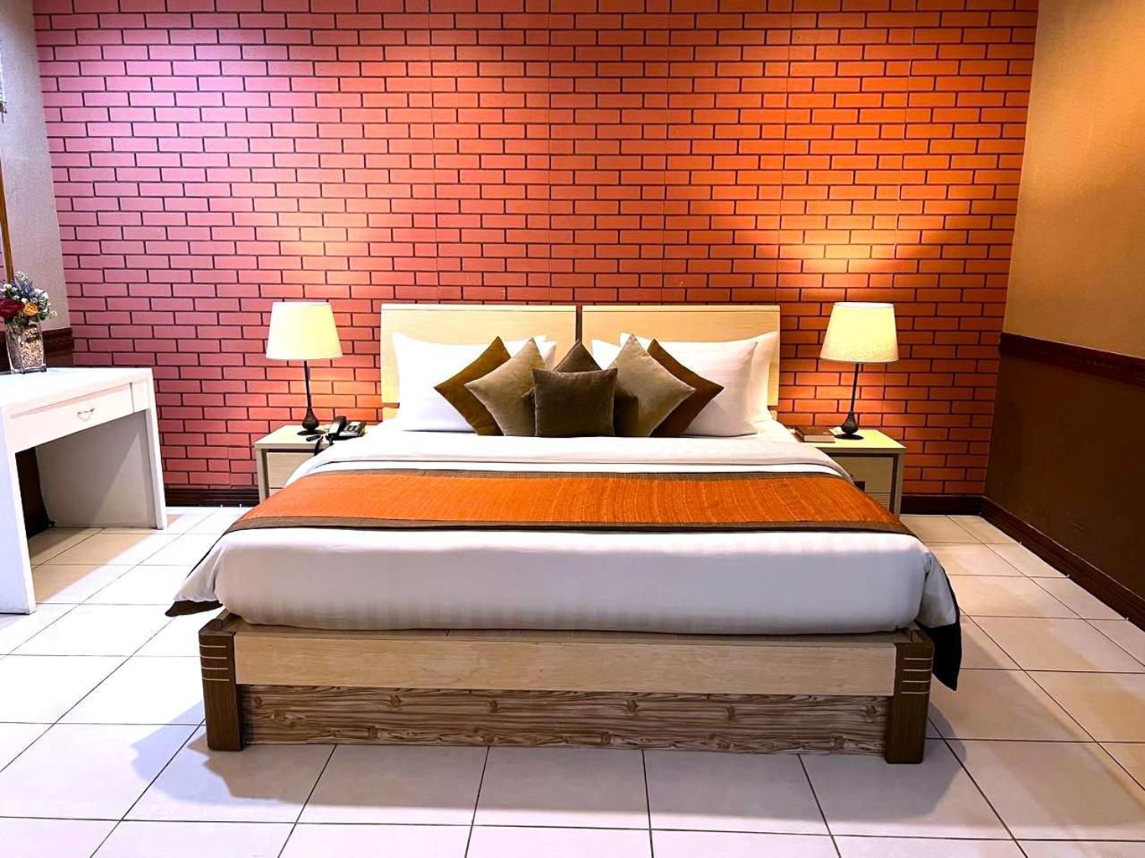 Subic Residencias Olongapo Bagian luar foto