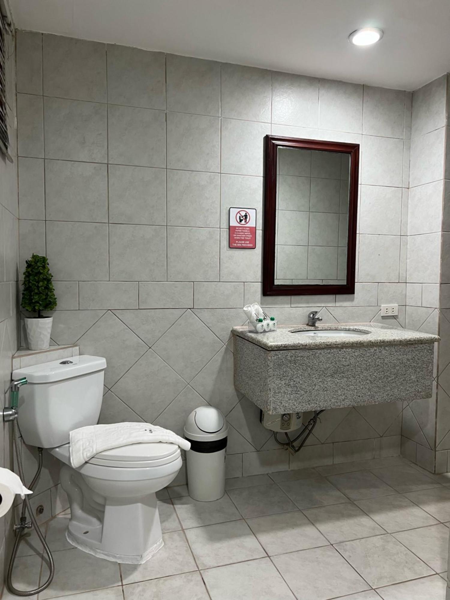 Subic Residencias Olongapo Bagian luar foto