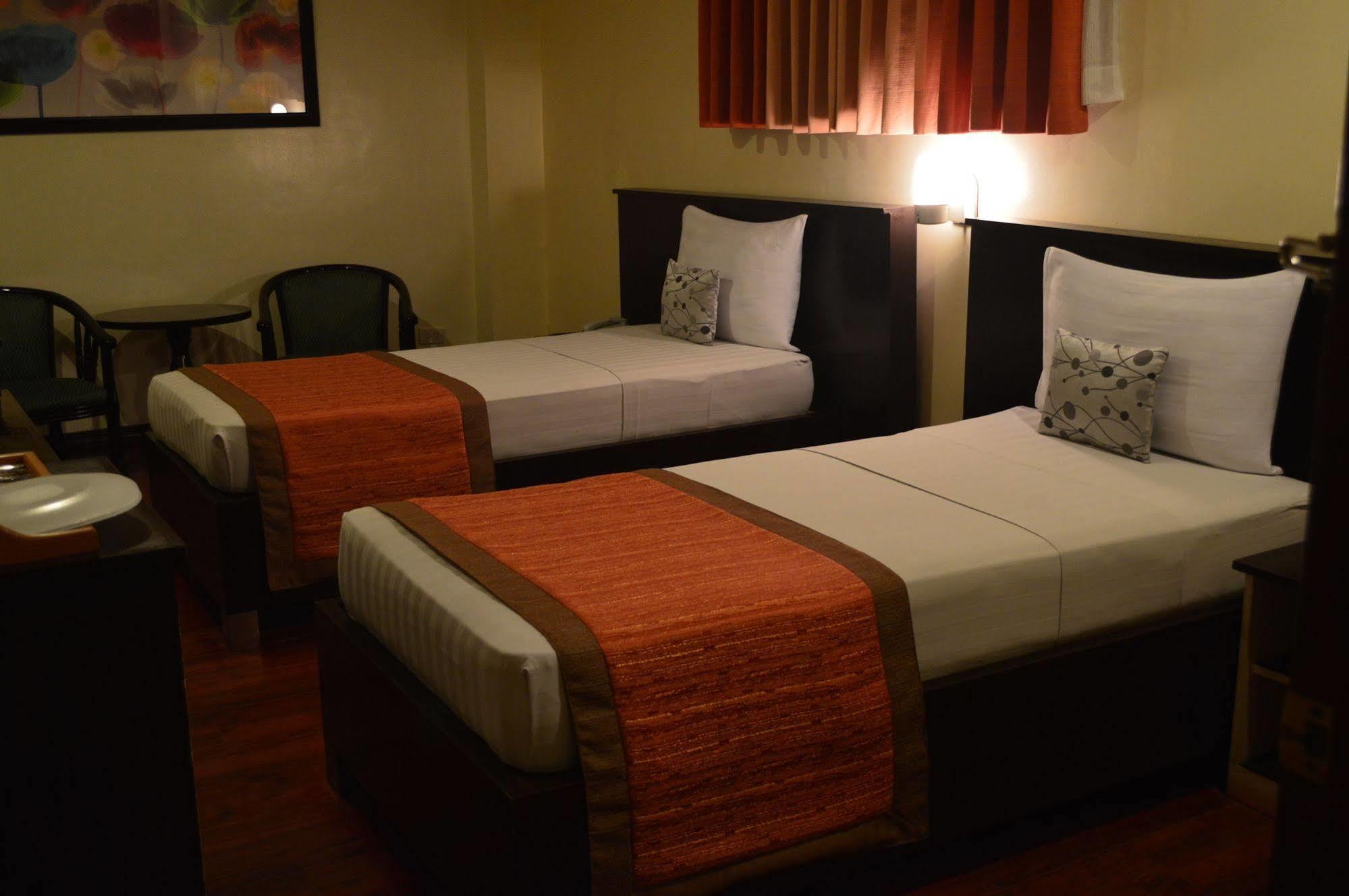Subic Residencias Olongapo Bagian luar foto