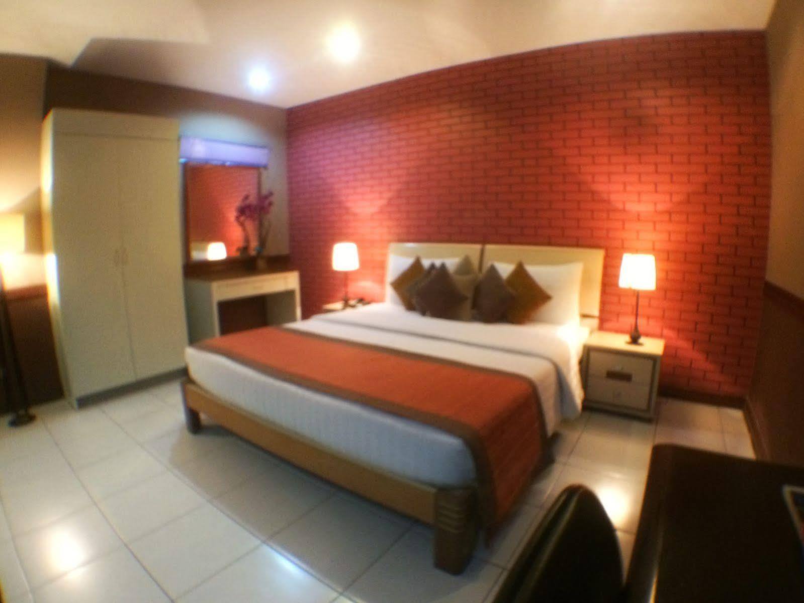 Subic Residencias Olongapo Bagian luar foto